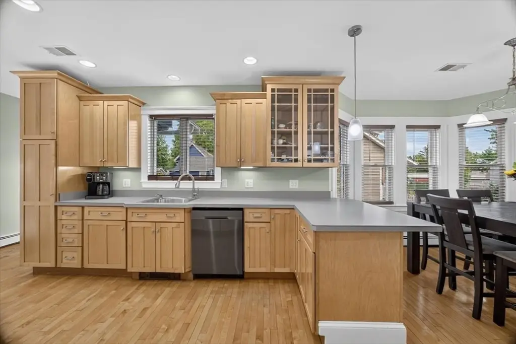 21 Willow St, Brockton, MA 02301 - #1