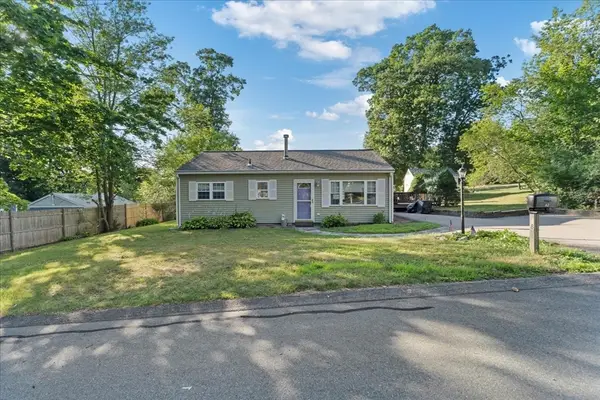 18 Evergreen Rd, Plainville, MA 02762