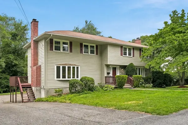 52 Lanewood Ave, Framingham, MA 01701