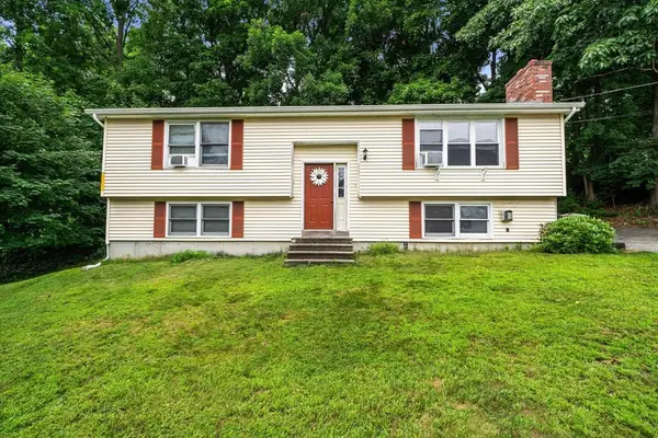 4 Marlon St, Haverhill, MA 01832