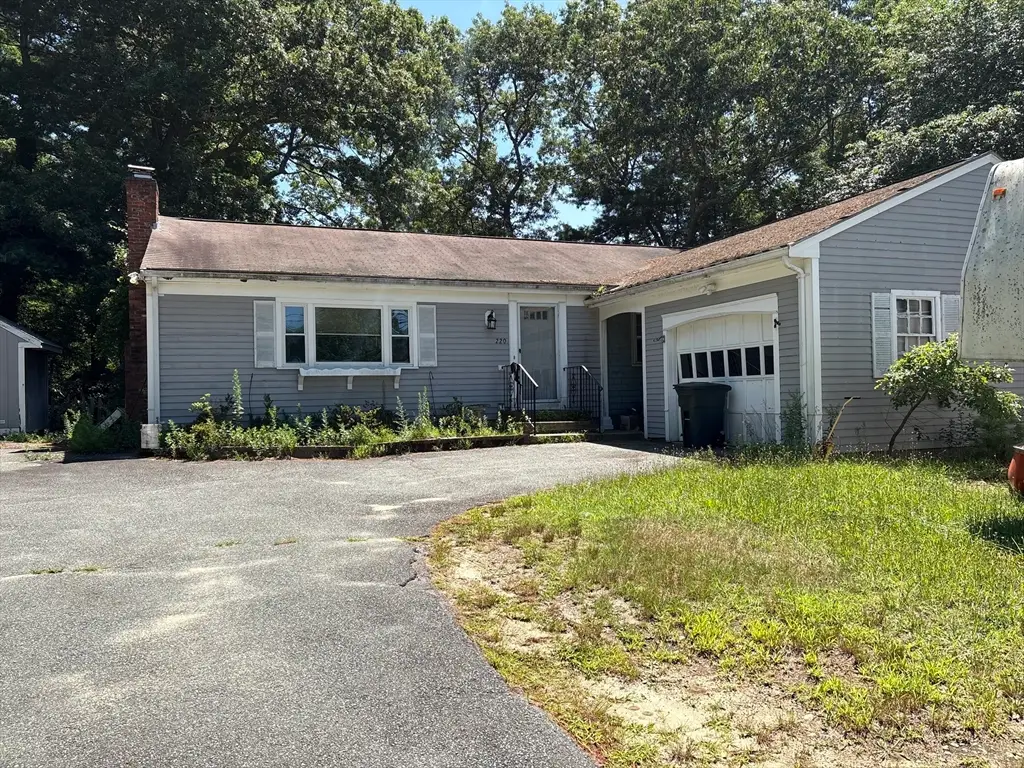 220 Federal Furnace Rd, Plymouth, MA 02360 - #1
