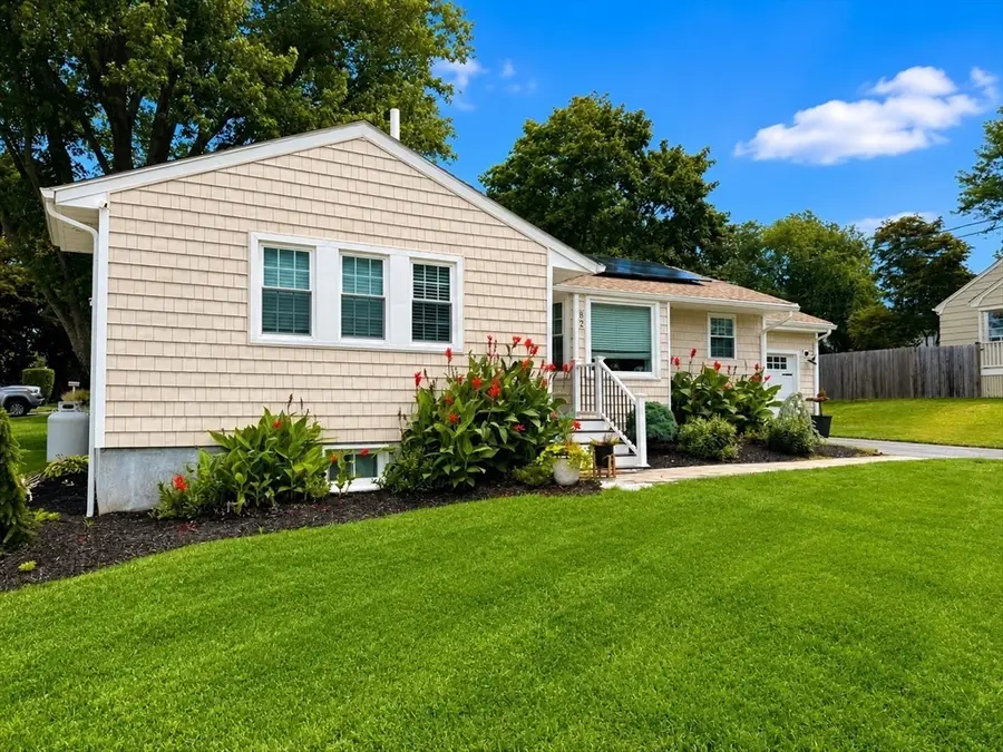 82 Kearns Ave, Tiverton, RI 02878 - #3