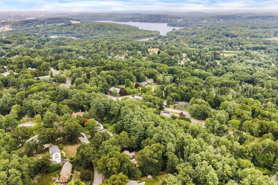 107 Sandra Ln, North Andover, MA 01845 - #3