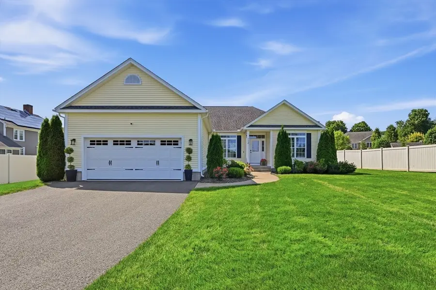 112 Farmington Cir, Feeding Hills, MA 01030 - #2