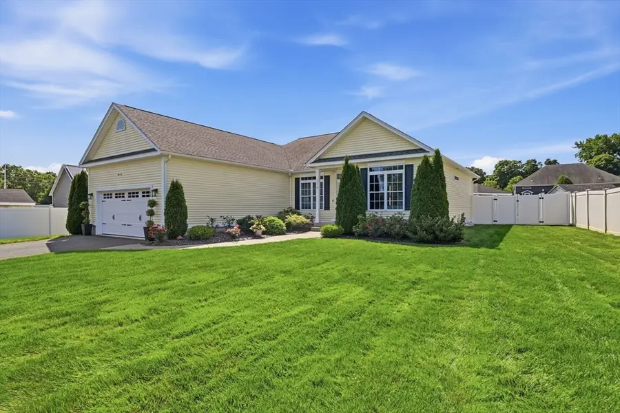 112 Farmington Cir, Feeding Hills, MA 01030 - #3