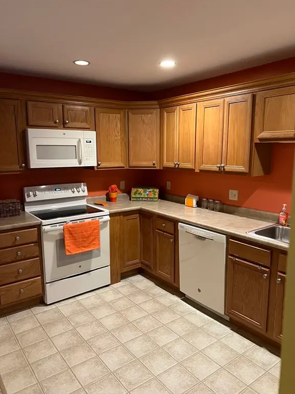 7 Crescent Way #312, Sturbridge, MA 01518 - #3