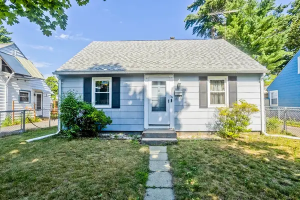 39 Seymour Ave, Springfield, MA 01109