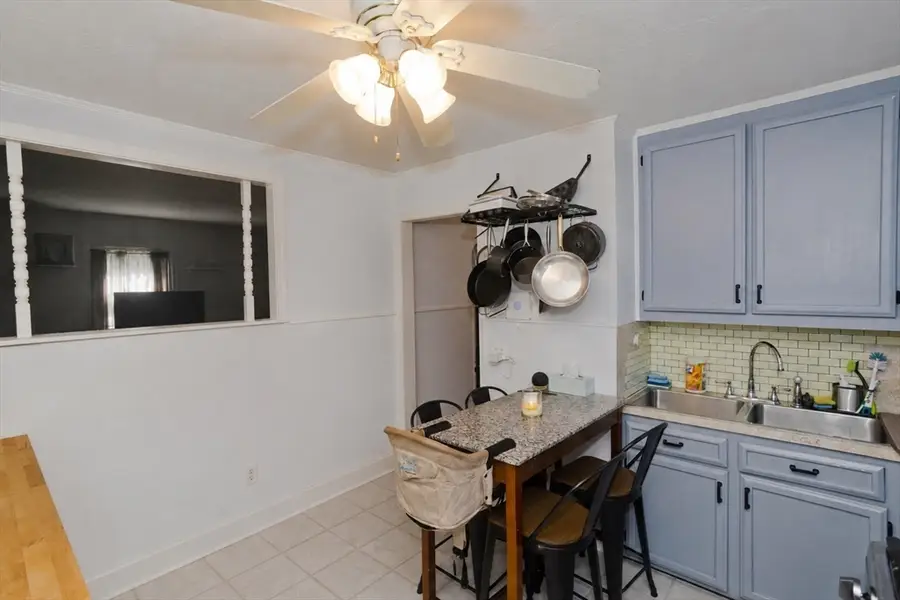 39 Seymour Ave, Springfield, MA 01109 - #3