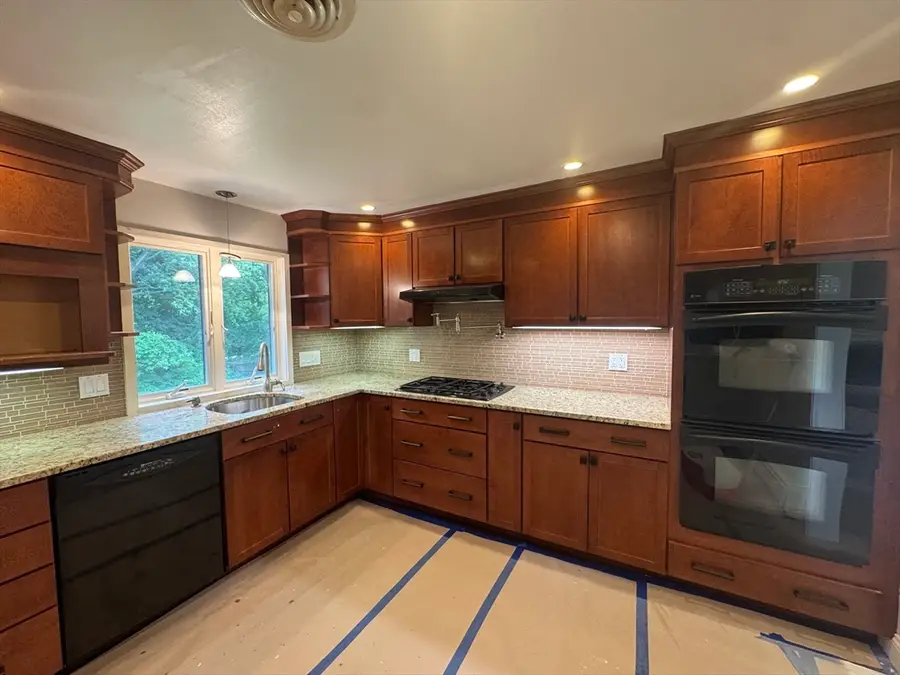 11 Aspen Ct, Dedham, MA 02026 - #2