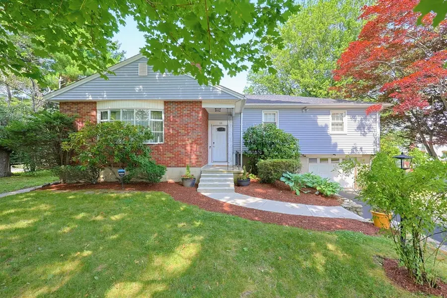 18 Fletcher St, Worcester, MA 01604 - #2