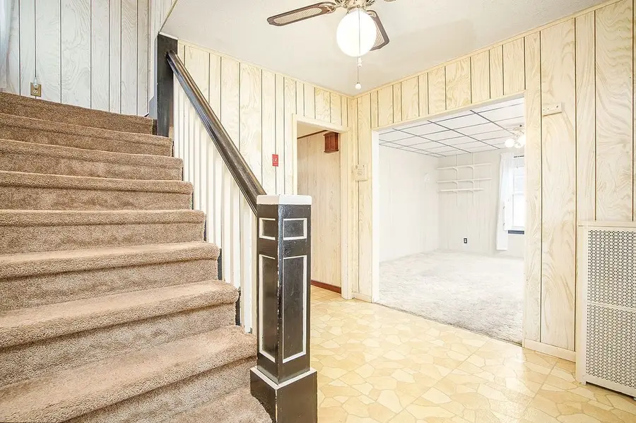 64 Ridgewood Avenue, Holyoke, MA 01040 - #3