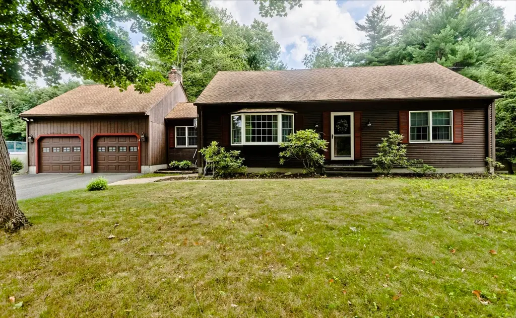 4 Caroline Cir, Palmer, MA 01069 - #1