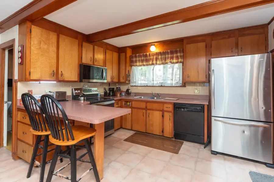 28 Highland St, Southborough, MA 01772 - #3