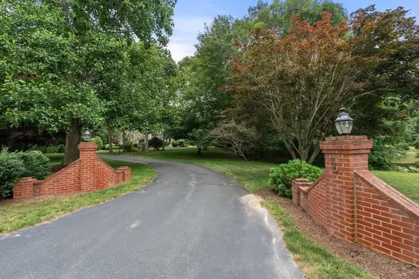 76 Ellisville Green, Plymouth, MA 02360