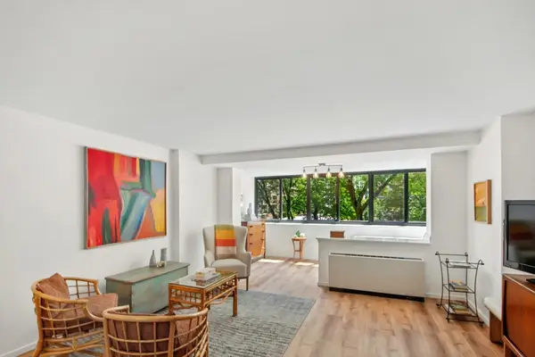 6 Whittier Pl #3L, Boston, MA 02114