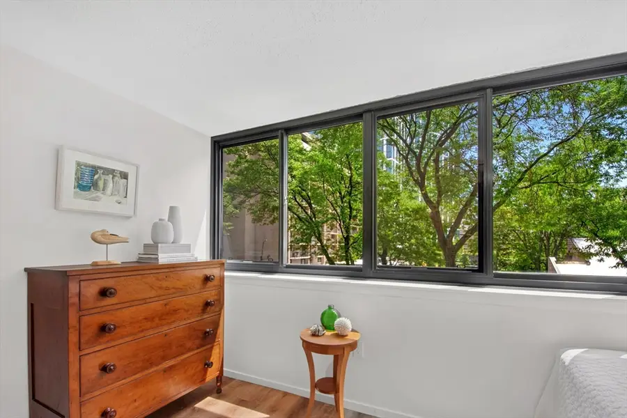 6 Whittier Pl #3L, Boston, MA 02114 - #3