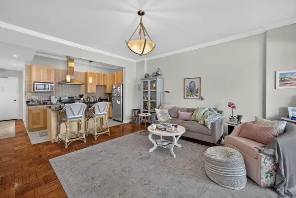 2 Hawthorne Place #17G, Boston, MA 02114