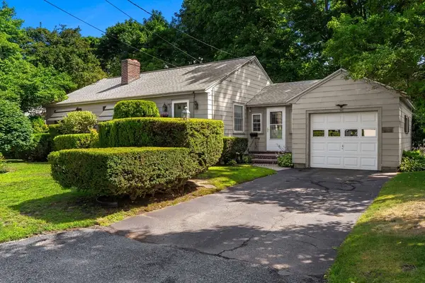 187 Havilah St, Lowell, MA 01852