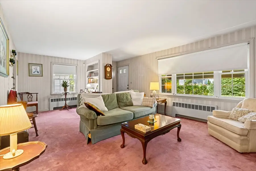 187 Havilah St, Lowell, MA 01852 - #3