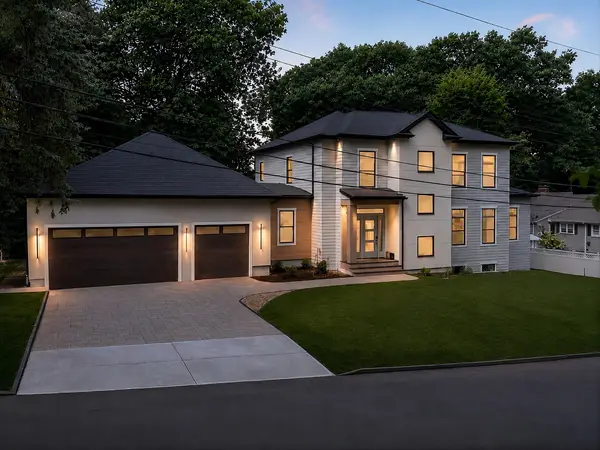 23 Lantern Ln, Arlington, MA 02474