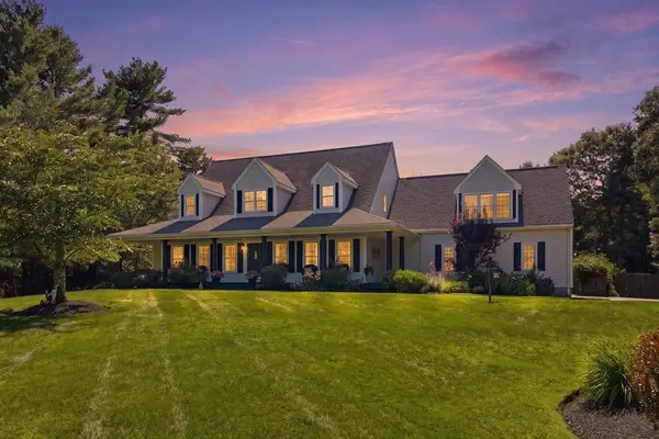 11 Fellowship Cir, Wareham, MA 02576