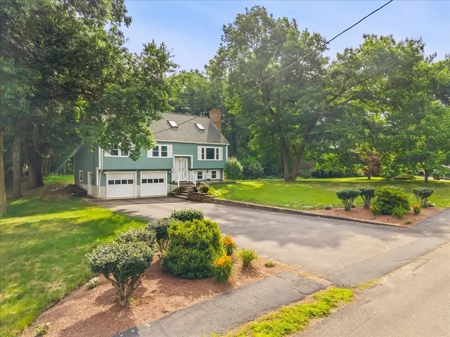 32 Maria Ln, Taunton, MA 02780 - #3