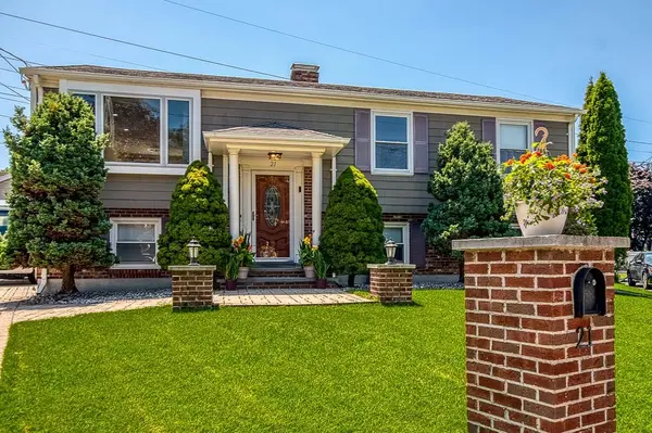 21 Cardosi Court, Pawtucket, RI 02861
