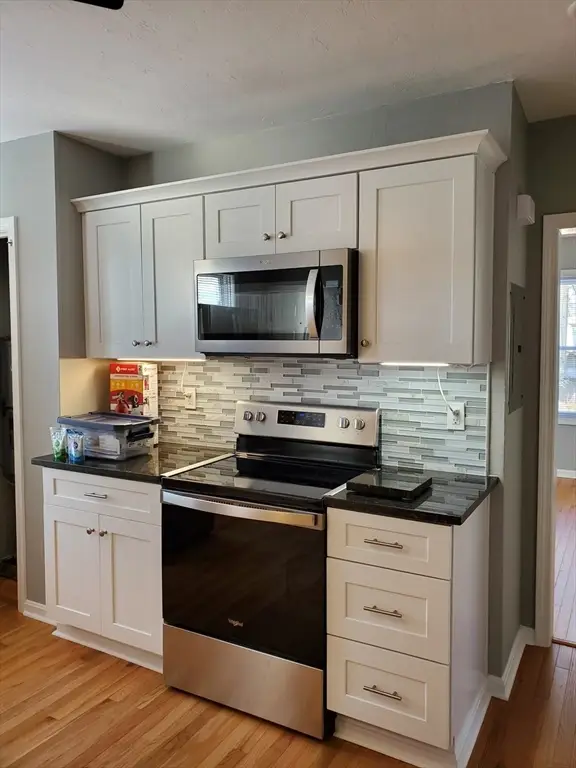 31 Esther St, Worcester, MA 01604