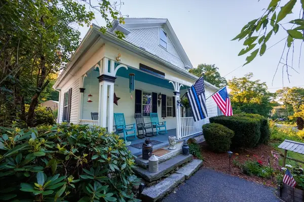 33 Coldbrook Road, Oakham, MA 01068