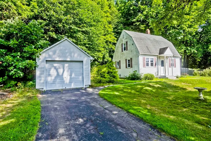 392 N Loomis St, Southwick, MA 01077 - #3
