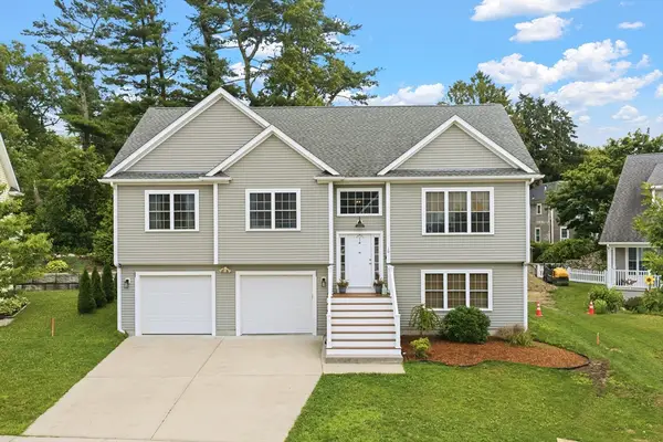 10 Carousel Ter, Dartmouth, MA 02747