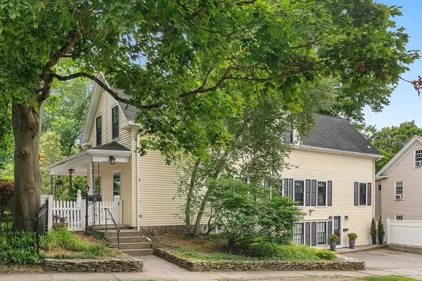 8-10 Oak St, Winchester, MA 01890