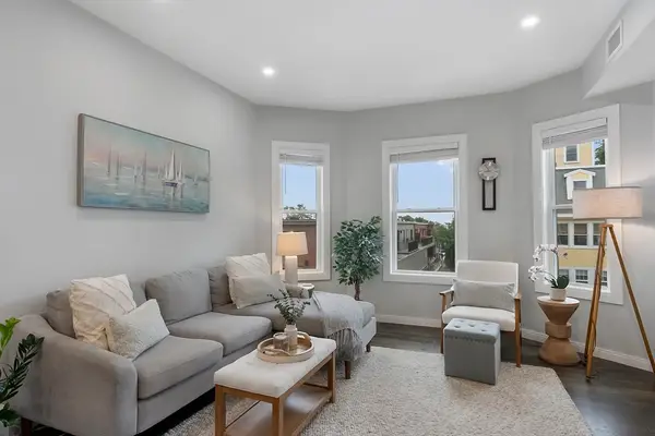 804 E 6th St #3, Boston, MA 02127