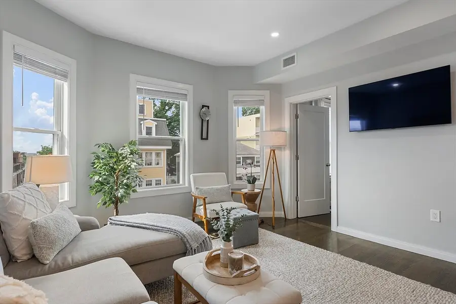 804 E 6th St #3, Boston, MA 02127 - #2