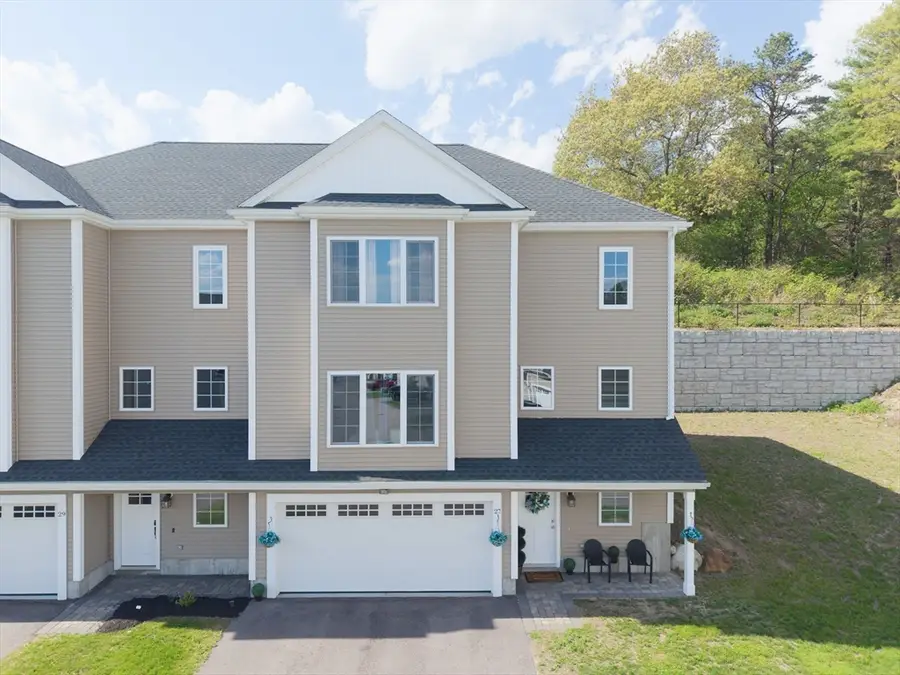 27 Pouts Lane, Uxbridge, MA 01569 - #2
