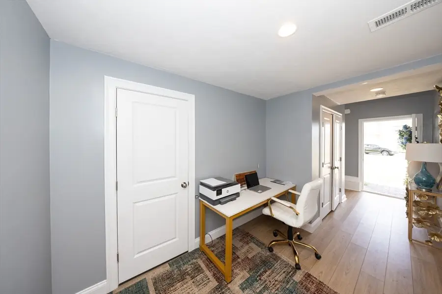27 Pouts Lane, Uxbridge, MA 01569 - #3
