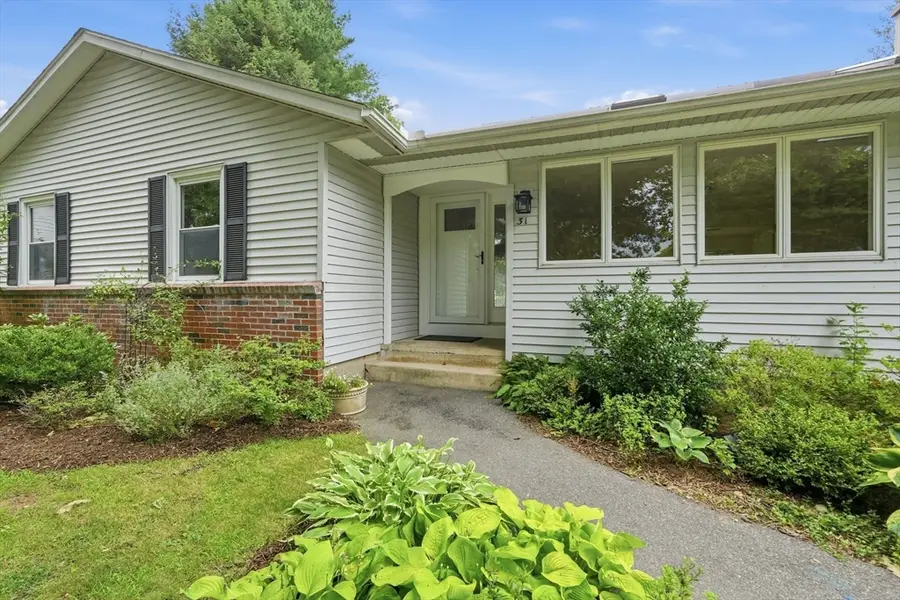 31 Colonial Court, Amherst, MA 01002 - #2