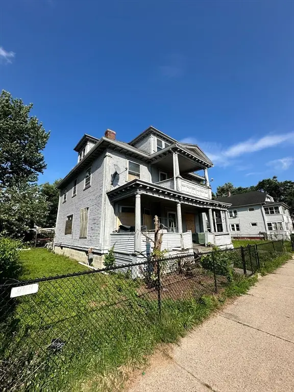 49 Maynard St, Springfield, MA 01109 - #3