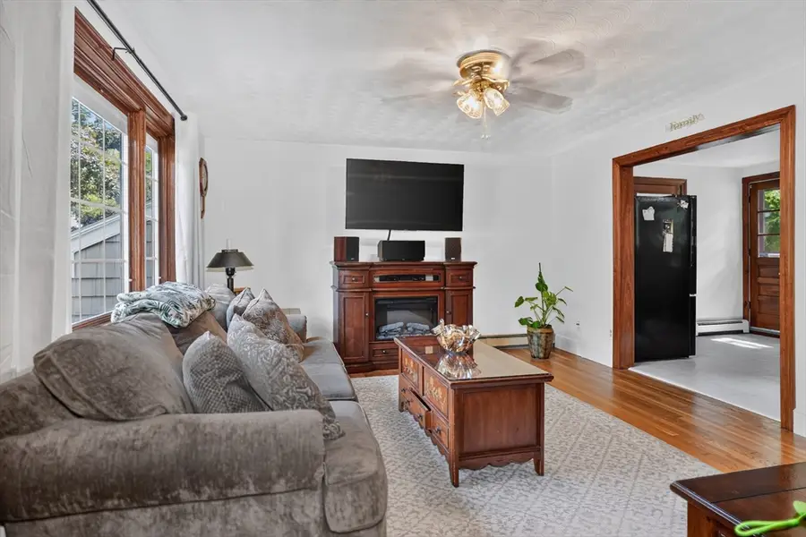 83 Crestwood Dr, Northborough, MA 01532 - #2