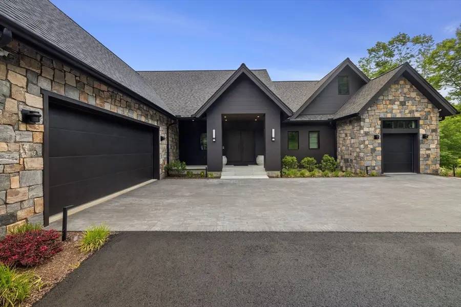 1 Confidential Avenue, Belchertown, MA 01007 - #3