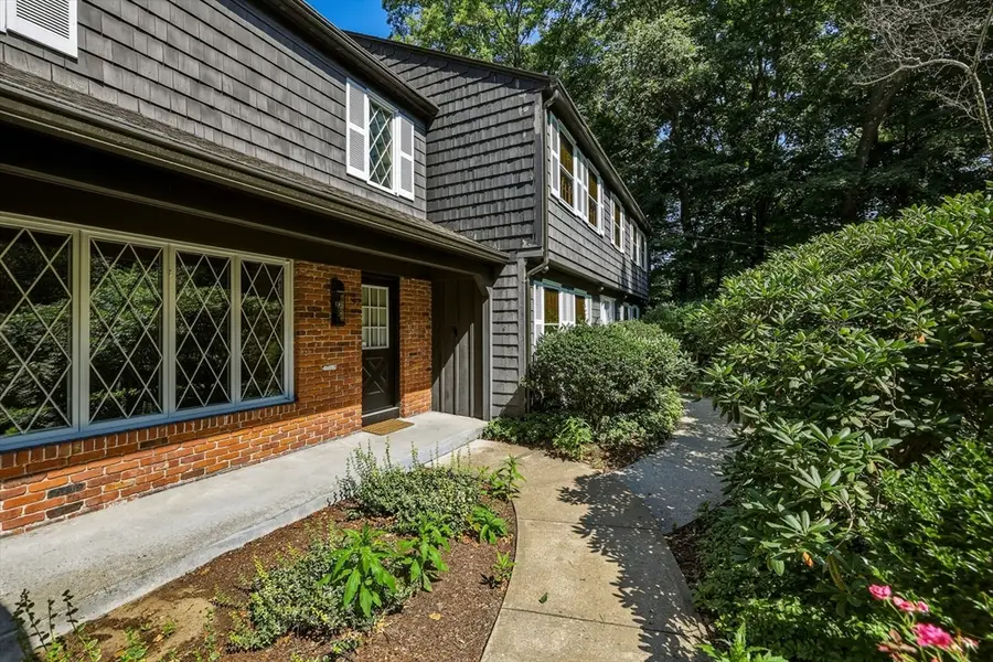 3 Hilltop Dr, Wilbraham, MA 01095 - #2