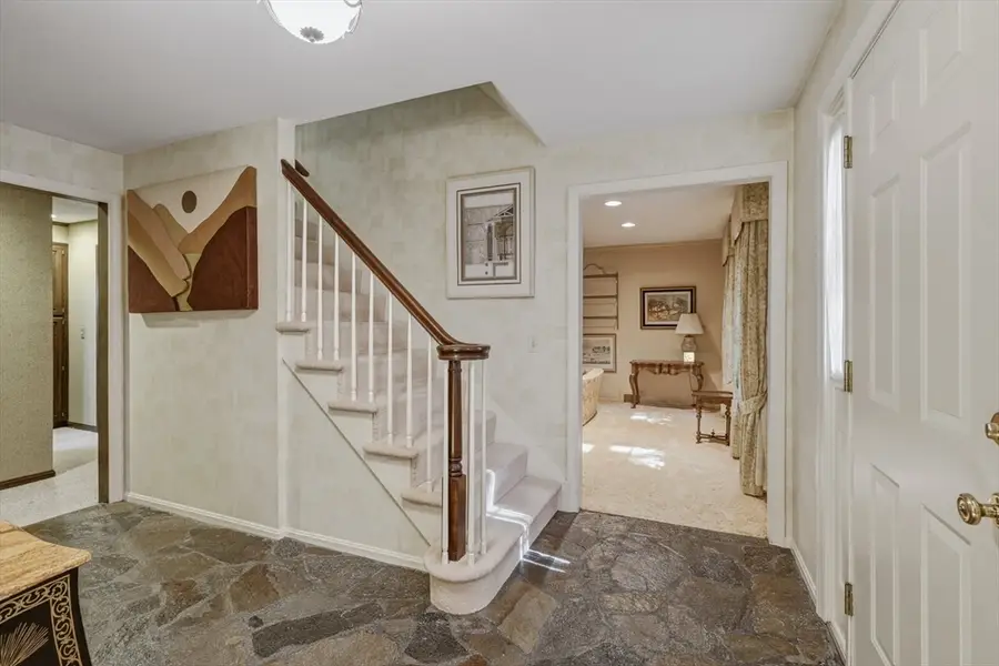 3 Hilltop Dr, Wilbraham, MA 01095 - #3