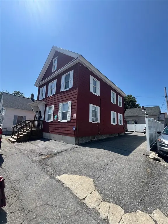 64 Fulton St, Lowell, MA 01850