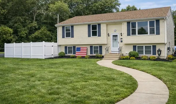 37 Leigh Street, Seekonk, MA 02771