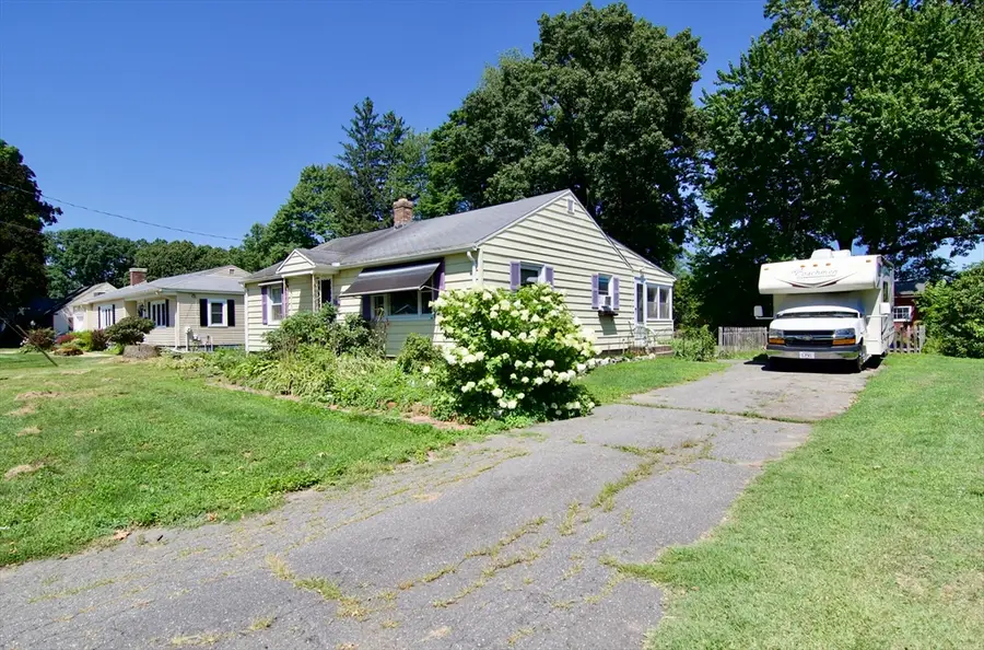 37 Philip St, Ludlow, MA 01056 - #2