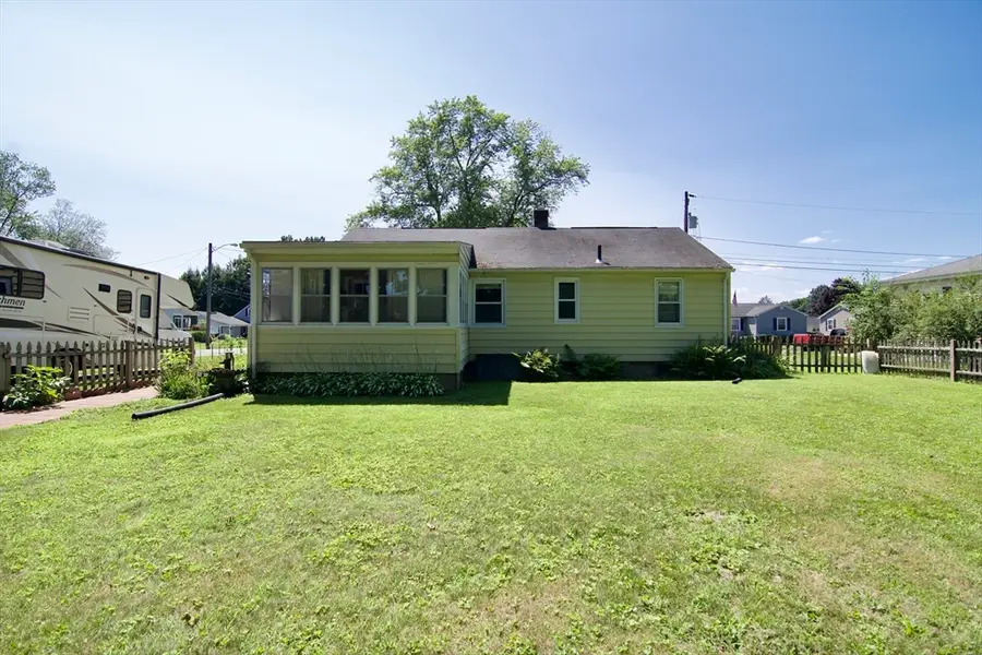 37 Philip St, Ludlow, MA 01056 - #3