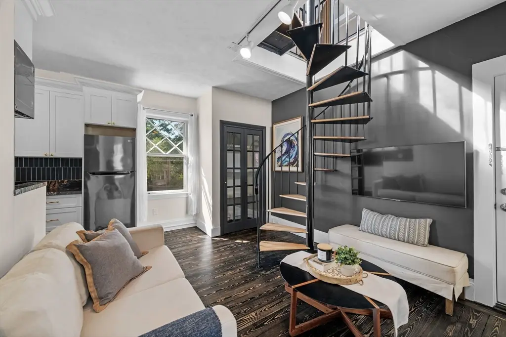 28 Columbus Ave #4, Beverly, MA 01915 - #1