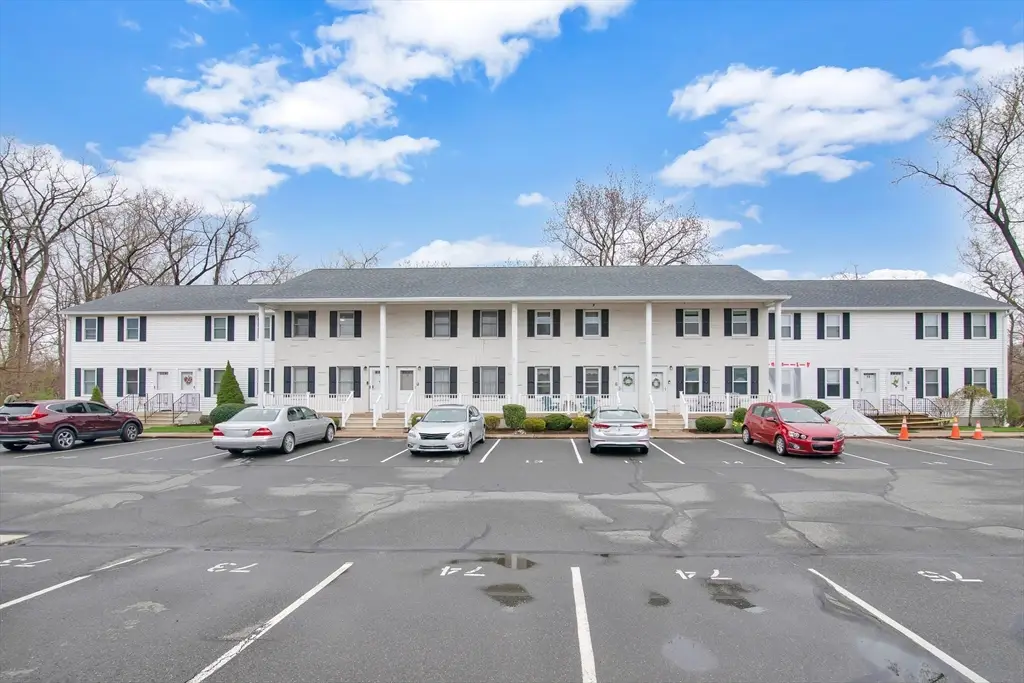 200 Lambert Ter #11, Chicopee, MA 01020 - #1
