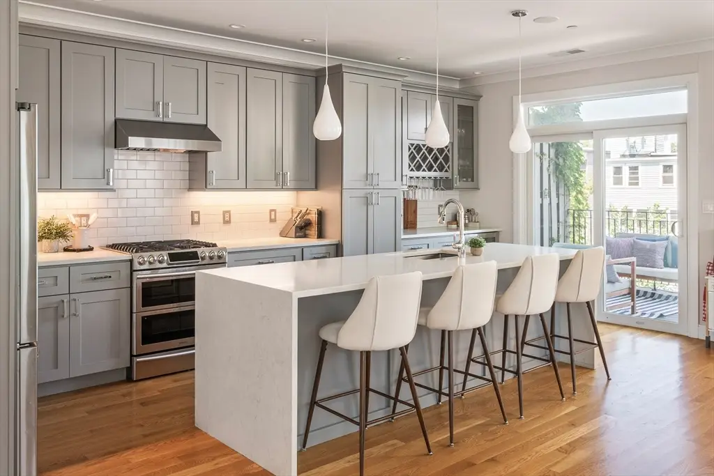 854 E Broadway St #3, Boston, MA 02127 - #1