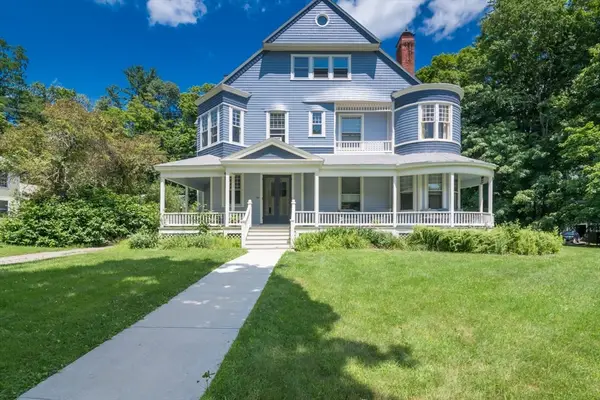 10 N Main St #5E, Williamsburg, MA 01096